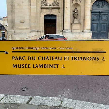 Appartement Versailles Quartier Notre Dame Au Pied Du Chateau Avec Parking מראה חיצוני תמונה