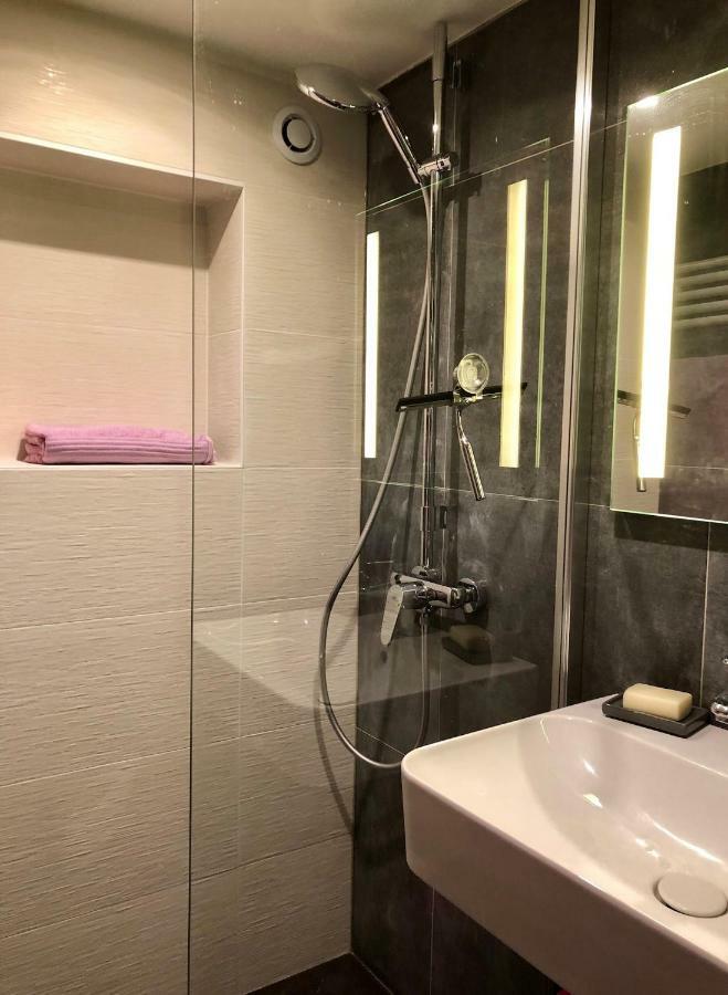 Appartement Versailles Quartier Notre Dame Au Pied Du Chateau Avec Parking מראה חיצוני תמונה